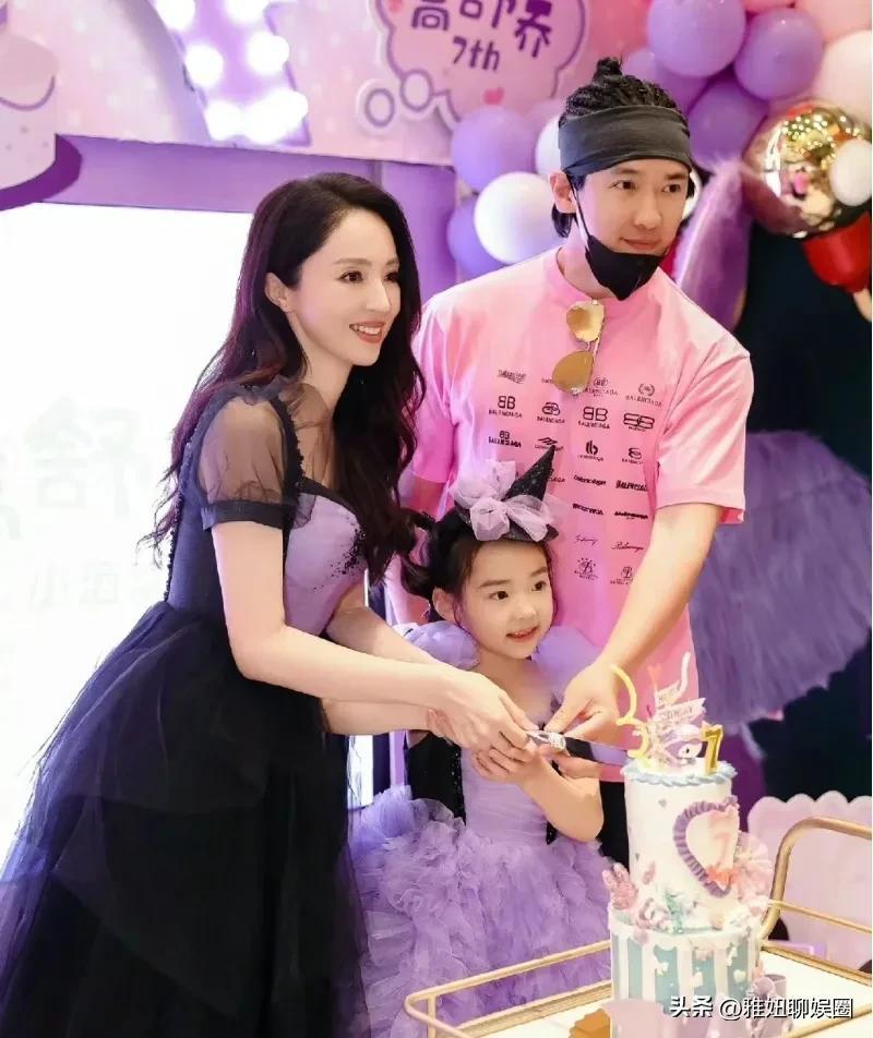 高云翔最新圖片，學(xué)習(xí)、變化與自信的舞臺(tái)風(fēng)采展示