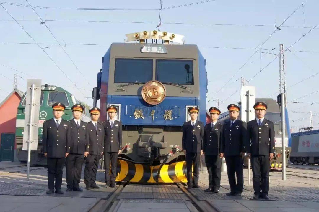 哈局機(jī)車最新配屬揭秘，溫馨之旅啟程