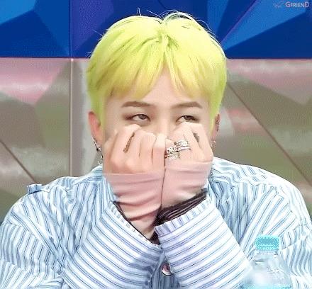 耐克最新海報引領(lǐng)運動風尚，激發(fā)無限潛能，展示時尚力量