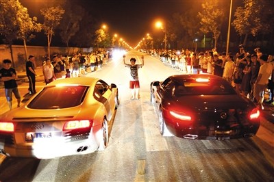 新疆車(chē)禍最新消息，探索自然美景不受阻礙