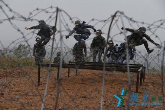 大學(xué)最新野戰(zhàn)圖片揭秘，小巷深處的獨(dú)特風(fēng)情魅力展示