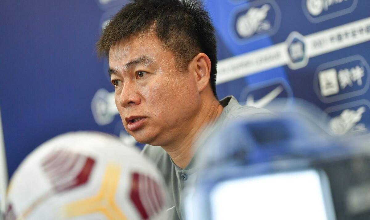 于根偉最新動(dòng)態(tài)揭秘，小巷深處的獨(dú)特風(fēng)味探秘之旅