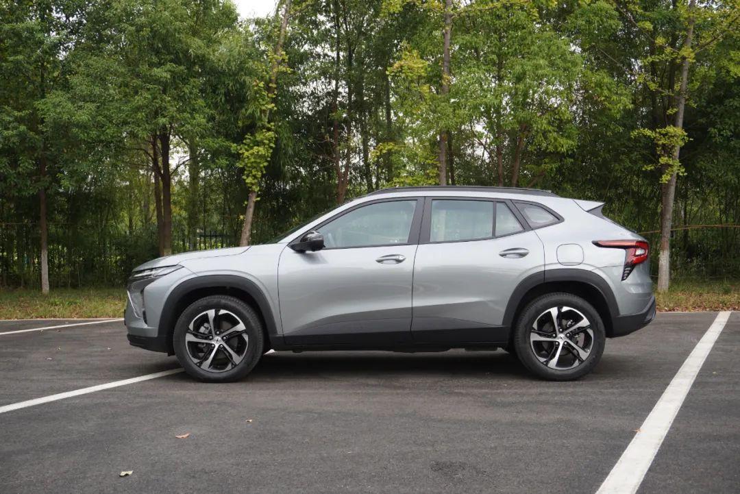 雪弗萊最新款，開啟一段溫馨的駕駛之旅