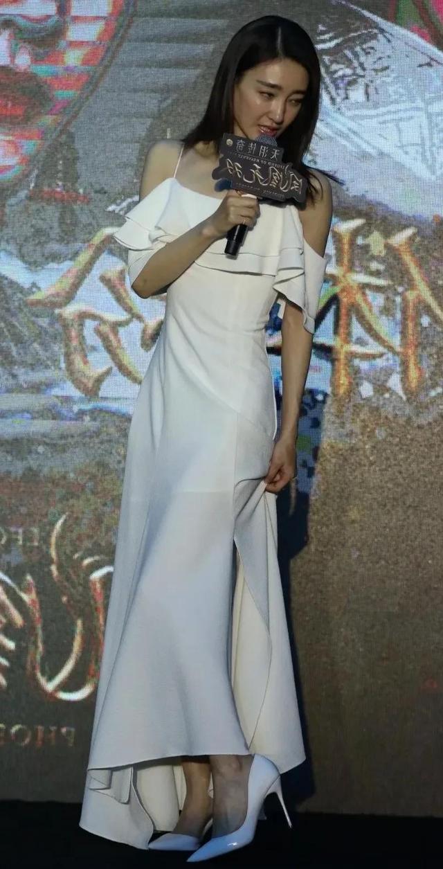 王麗坤最新發(fā)布會驚艷亮相，星光閃耀的瞬間