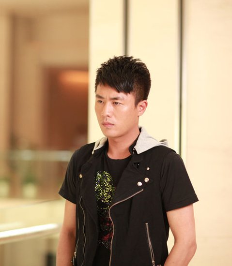 杜淳最新發(fā)型揭秘，巷弄深處的時(shí)尚秘密