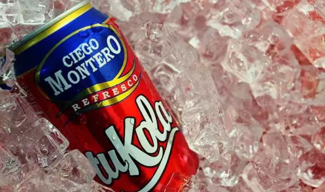 科技浪潮中的暢飲狂歡，最新可樂廣告引領(lǐng)新時代之味