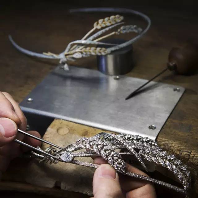 首飾最新技術(shù)，友情的溫馨陪伴與故事