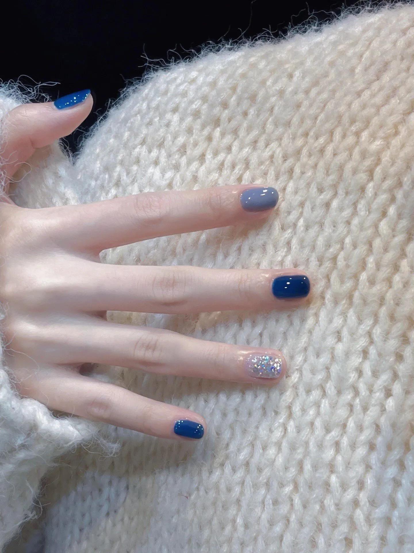 最新美甲時(shí)尚，愛的色彩與日常陪伴的魅力