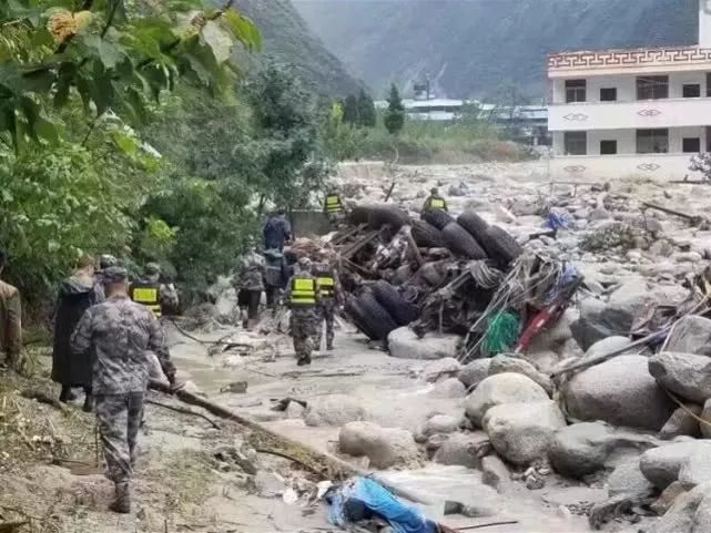 ??紅蟲(chóng)災(zāi)害來(lái)襲，守護(hù)家園，行動(dòng)刻不容緩！