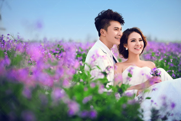 秋霞最新婚,秋霞最新婚，一場(chǎng)自然美景的探索之旅