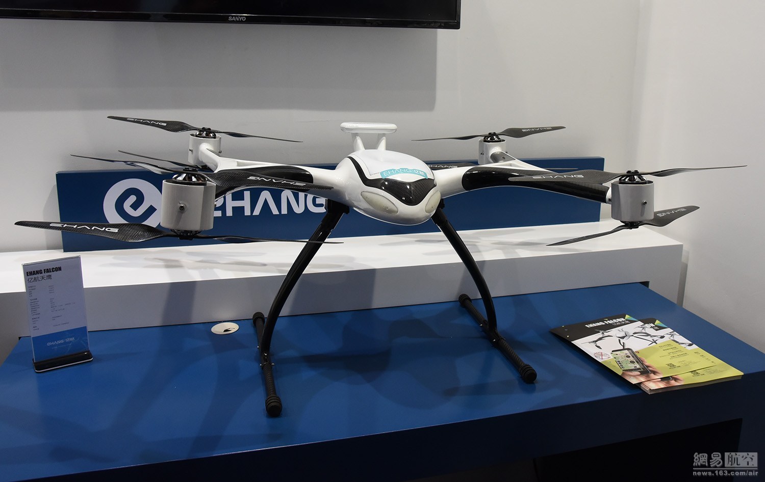 無(wú)人機(jī)表演價(jià)格揭秘，背景、發(fā)展及其在特定時(shí)代的地位影響