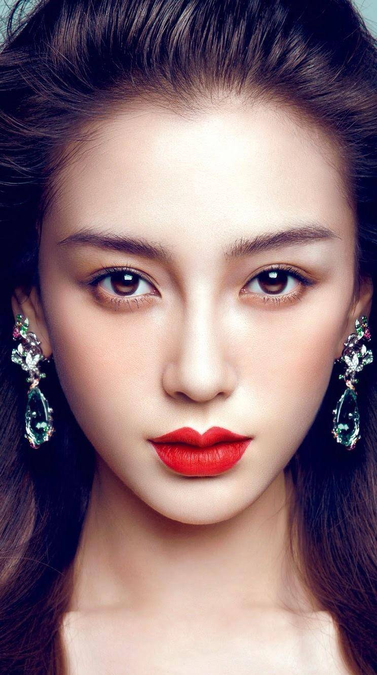 女明星唇色之旅，探尋內(nèi)心平靜的唇妝藝術(shù)