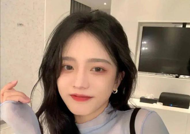 最新長(zhǎng)發(fā)美女視頻，心靈與自然的絕美之旅