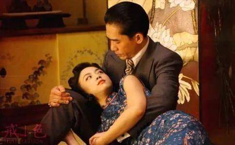 飲食男女演員，舞臺到人生的蛻變與自信的魔力