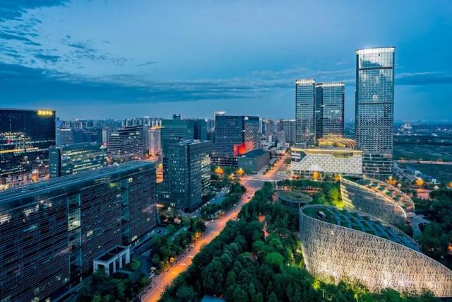 天府新區(qū)視高新項(xiàng)目，家的溫馨與友情的綻放地