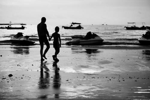 最新春秋旅行社旅游報(bào)價(jià)揭秘，小巷中的隱藏寶藏，啟程未知旅行魅力探索之旅