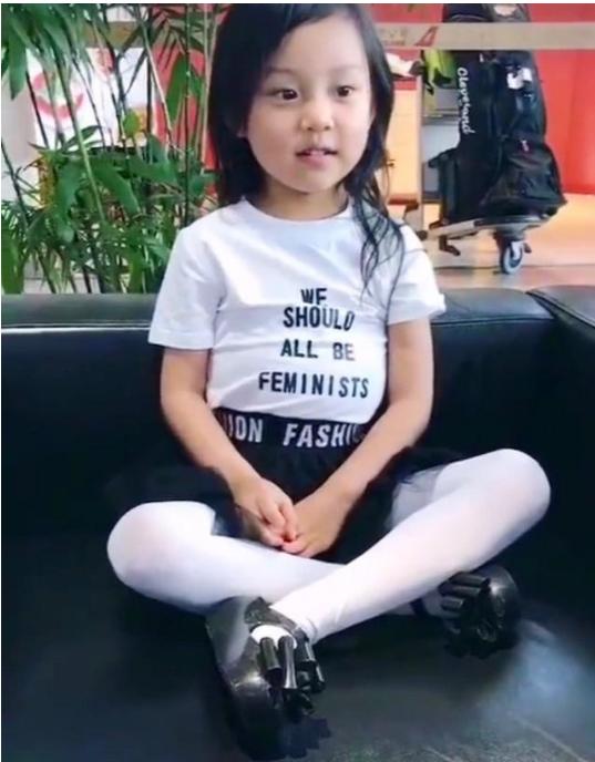 李小路女兒近照，自然美景中的探索之旅獨家曝光