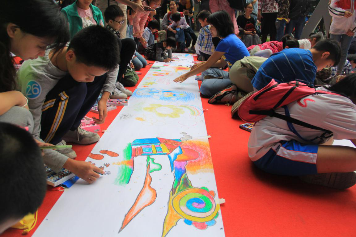 小巷中的藝術(shù)寶藏，大型繪畫(huà)比賽盛況展示