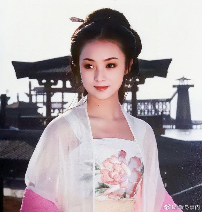 董智芝的表演藝術(shù)之路，如何學(xué)習(xí)表演藝術(shù)并邁向舞臺(tái)成功之巔