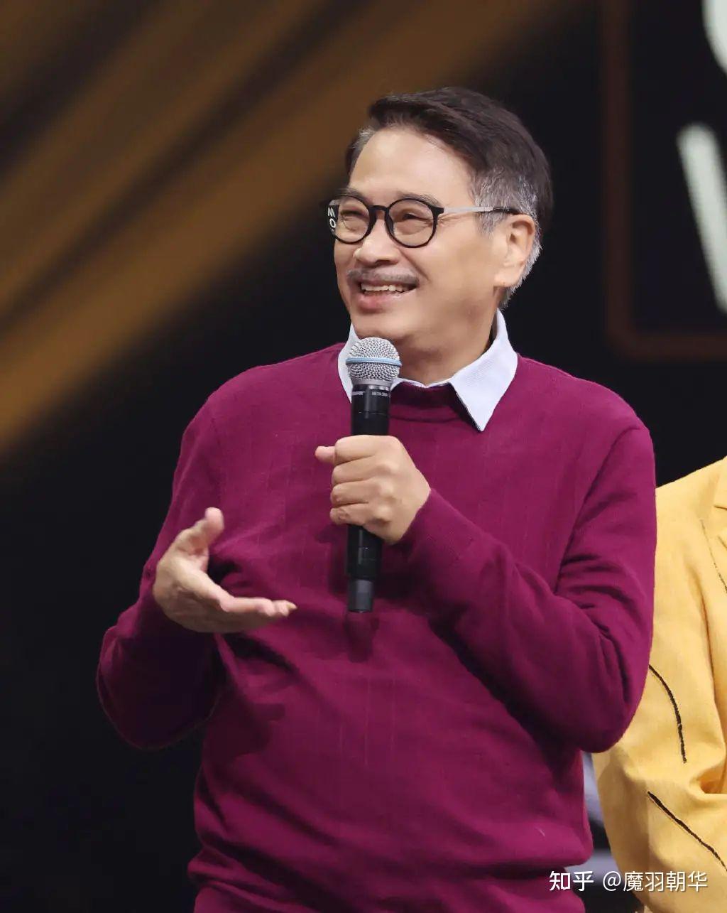 笑星男演員，從舞臺(tái)到心靈的自信閃耀之旅，成就感的追求之路