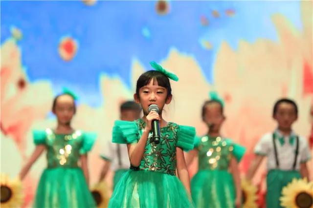 尹小艷演繹的云南山歌新篇章，自信與成就的力量展現(xiàn)學(xué)習(xí)變遷之路