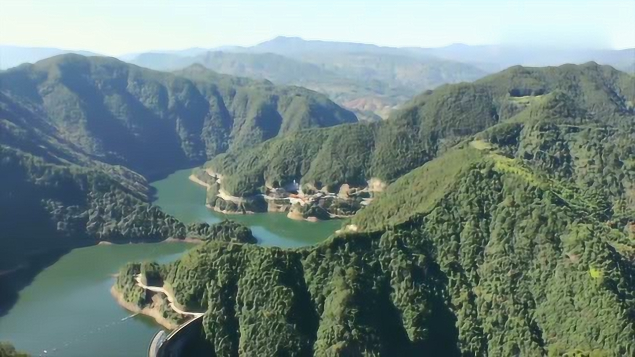 風(fēng)水大師揭秘，墳地選址奧秘與大自然美景的邂逅之旅