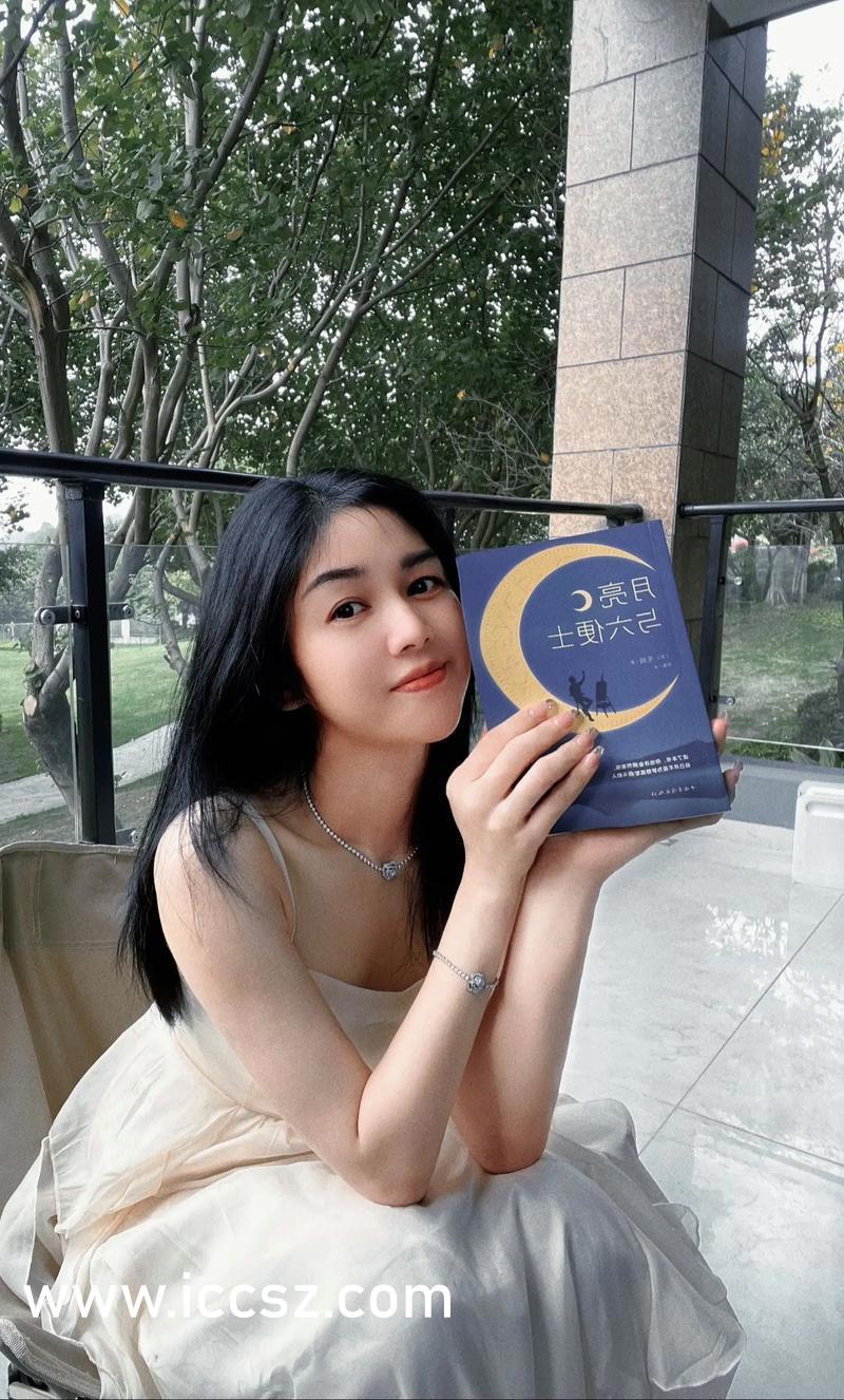 科技與藝術交融，動漫美女脫光衣服的全新體驗