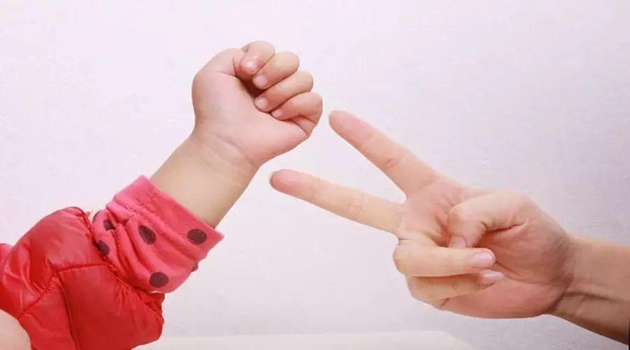 幼兒大班最新趣味手指游戲集錦，玩轉(zhuǎn)手指游戲，快樂成長！