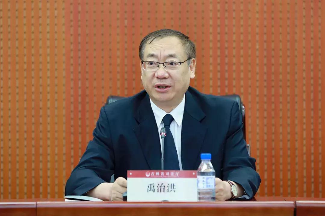 最新視頻廳，友情放映與家的溫馨時(shí)光