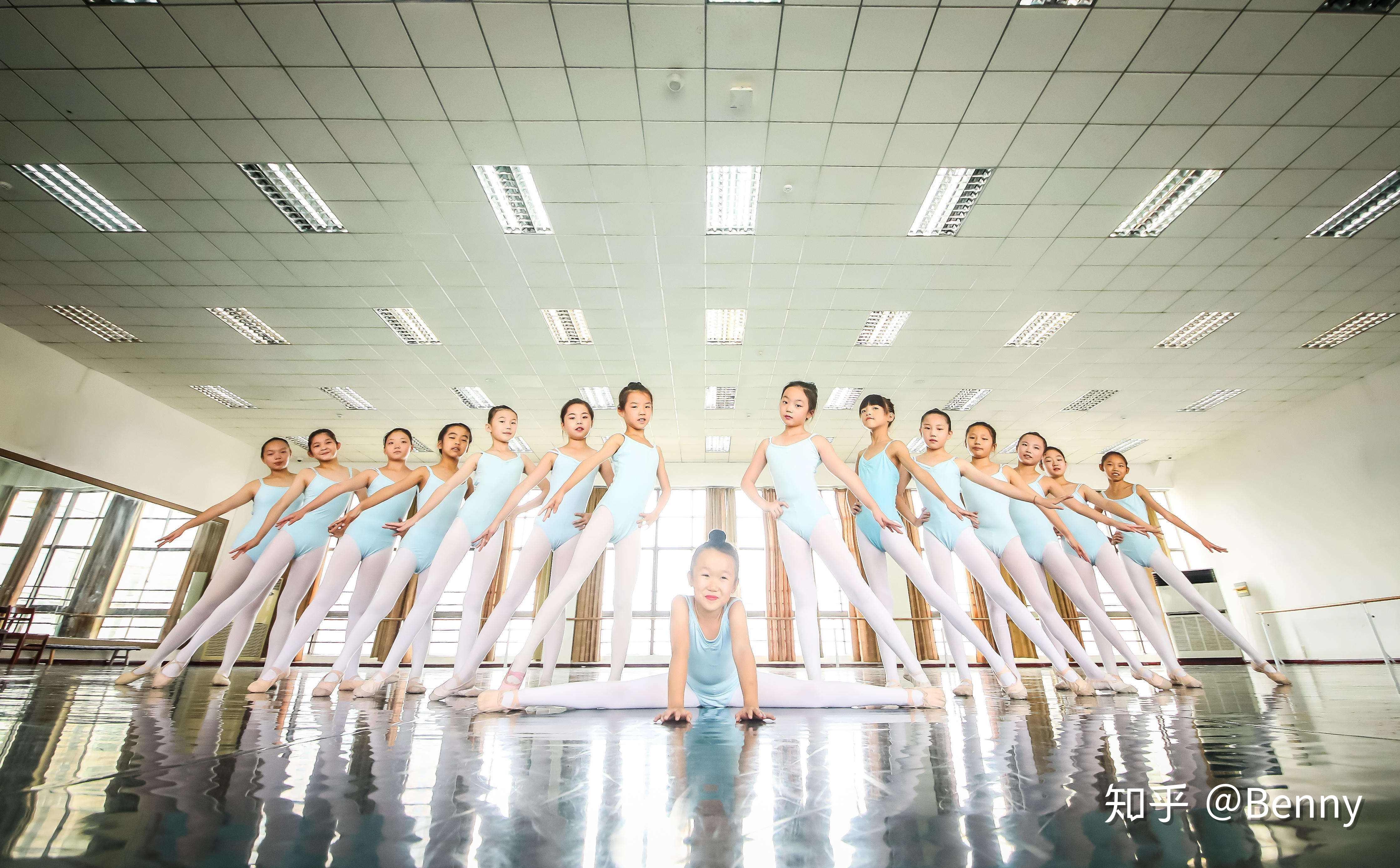 最新男生舞蹈，自信、成長與無限舞動的力量