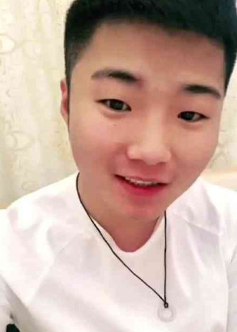 白小白最新時(shí)尚活力照片曝光，捕捉魅力瞬間