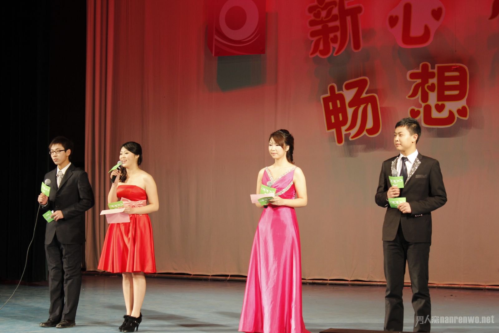 引領(lǐng)時(shí)代風(fēng)尚的舞臺(tái)之韻，最新主持詞精選集