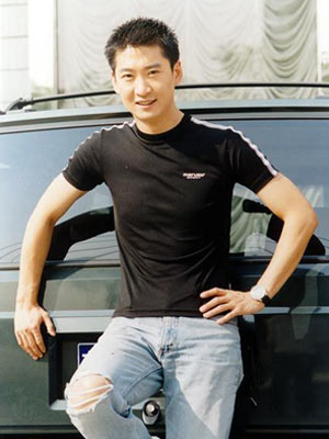 周杰最新動態(tài)，城市溫馨日常與友情之旅的足跡