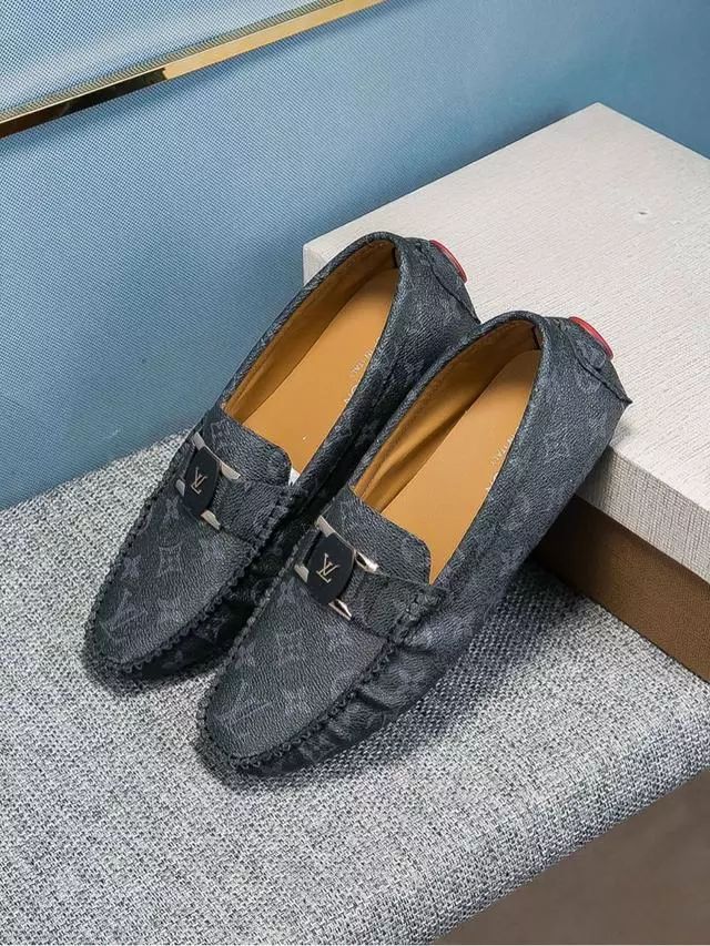 LV最新男鞋，時(shí)尚之選，情感之絆