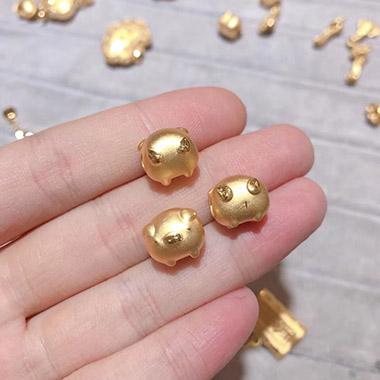 最新黃金價格動態(tài)，小巷深處的黃金秘密