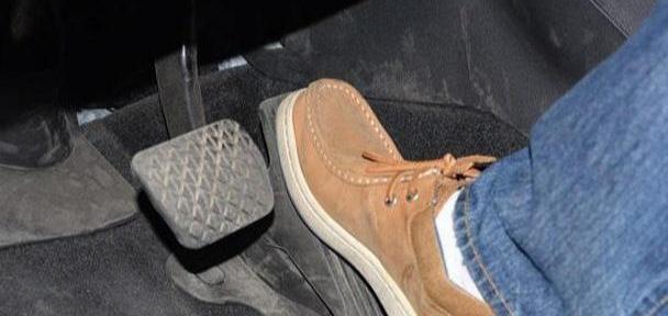 最新美女踩踏風(fēng)尚引領(lǐng)時尚新篇章