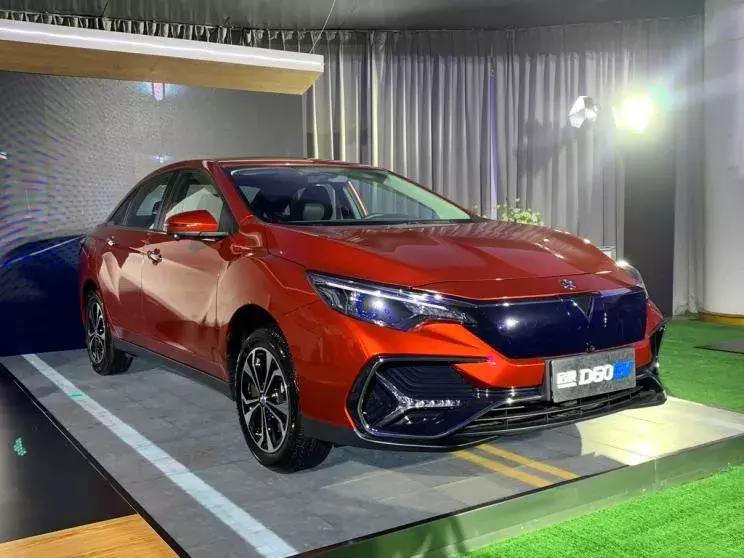 WEY最新款，駕馭變化，自信啟程未來