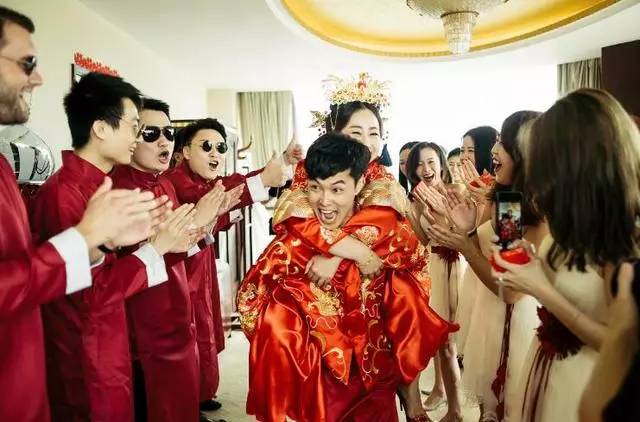 婚禮搶親游戲最新，愛的狂歡與友情紐帶，創(chuàng)意無限，歡樂無限！