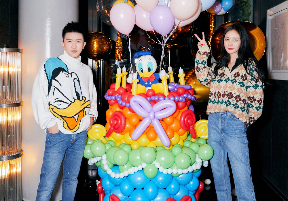 最新生日圖片分享，小巷深處的特色小店，生日探索之旅啟程！