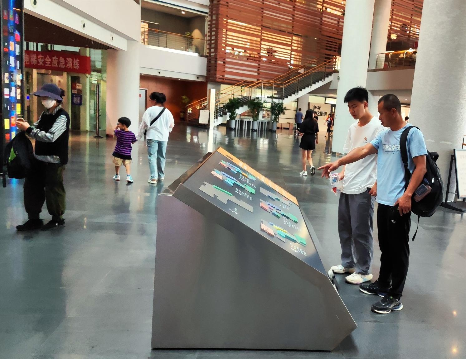 最新圖書信息，價值與爭議并存的影響探討