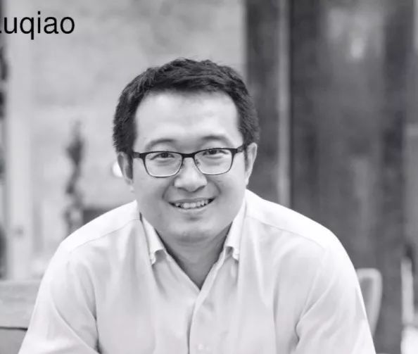 何匡最新女友，變化的力量與自信成就之路的見證者