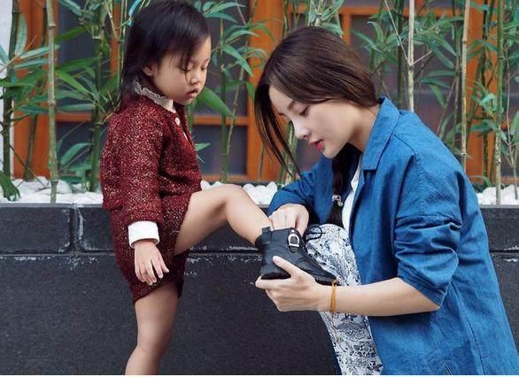 李小璐最新眼睛照片，科技魅力下的視界革新之美