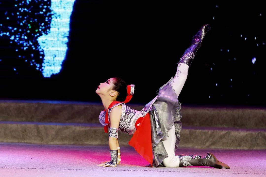 最新舞蹈比賽視頻，舞動中的溫情紐帶展現(xiàn)風(fēng)采時刻