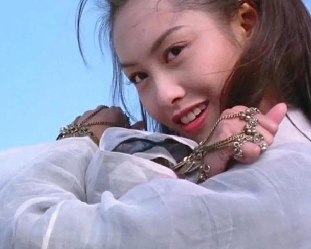 朱茵2025最新照片，公眾視角下的觀點(diǎn)碰撞與個(gè)人立場(chǎng)展現(xiàn)