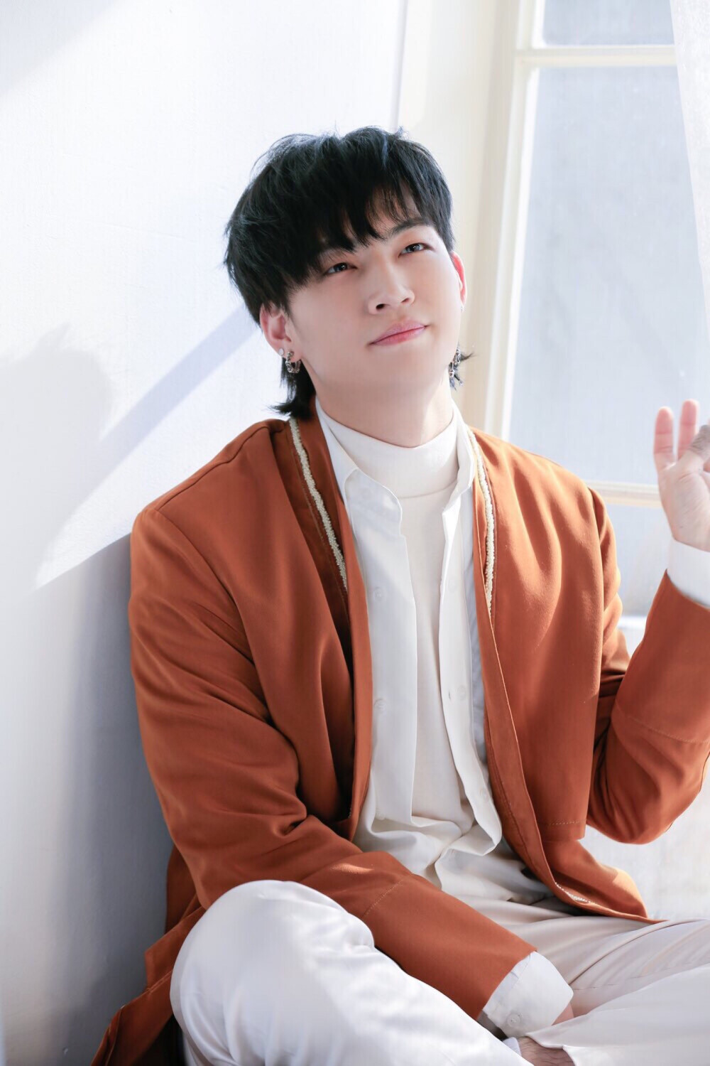 最新JB動(dòng)態(tài)，觀點(diǎn)闡述與深度分析