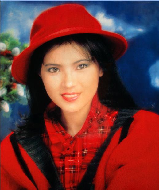 藍潔瑛最新視頻，小巷深處的美食探秘之旅