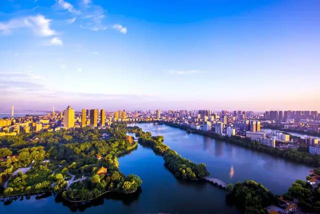 湖北荊州發(fā)展的雙刃劍效應觀點分析