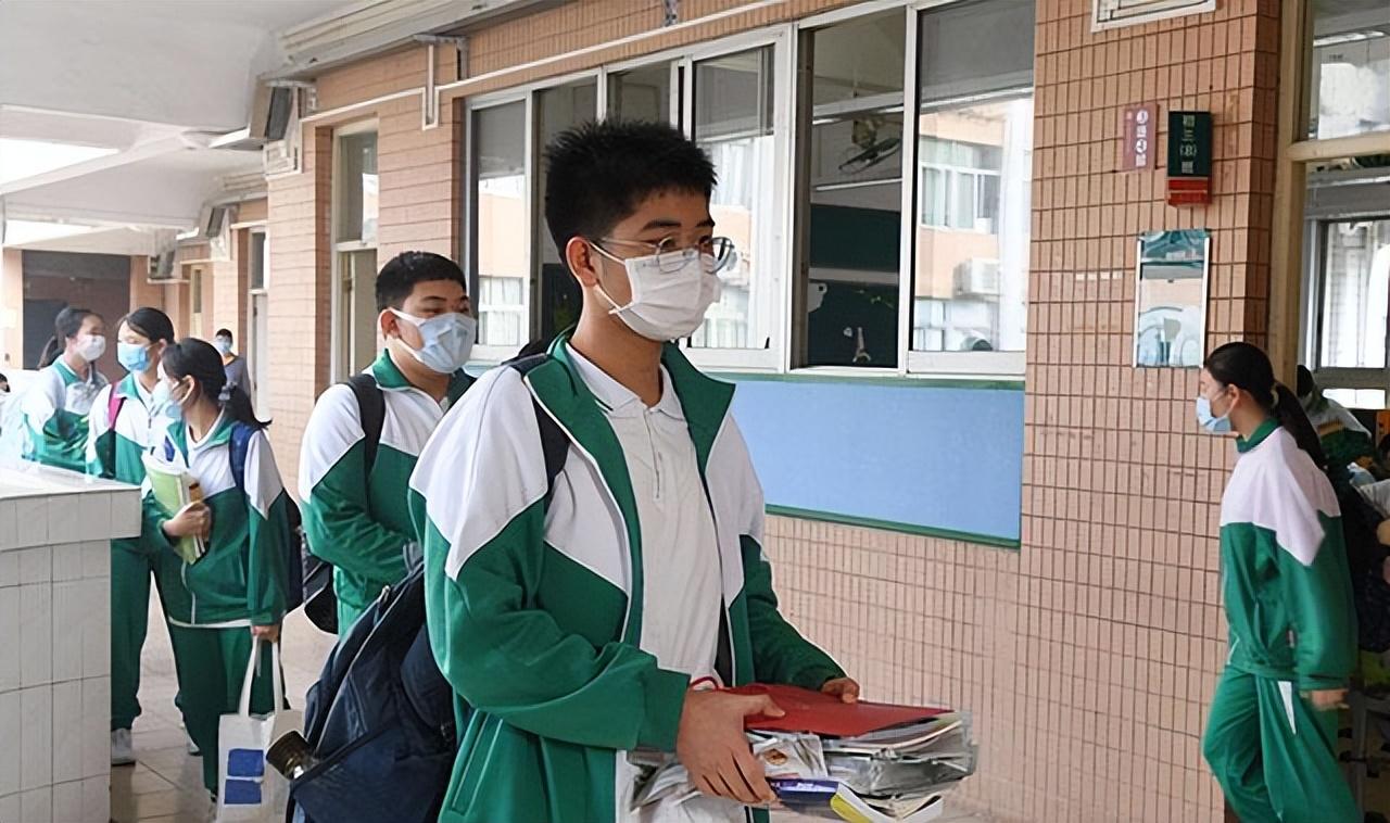 最新暴雨通知，科技智能守護安全，生活無憂預(yù)警通知