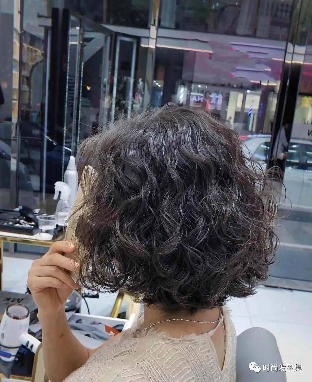 時尚潮流新選擇，最新造型燙燙發(fā)引領(lǐng)潮流風(fēng)向標(biāo)