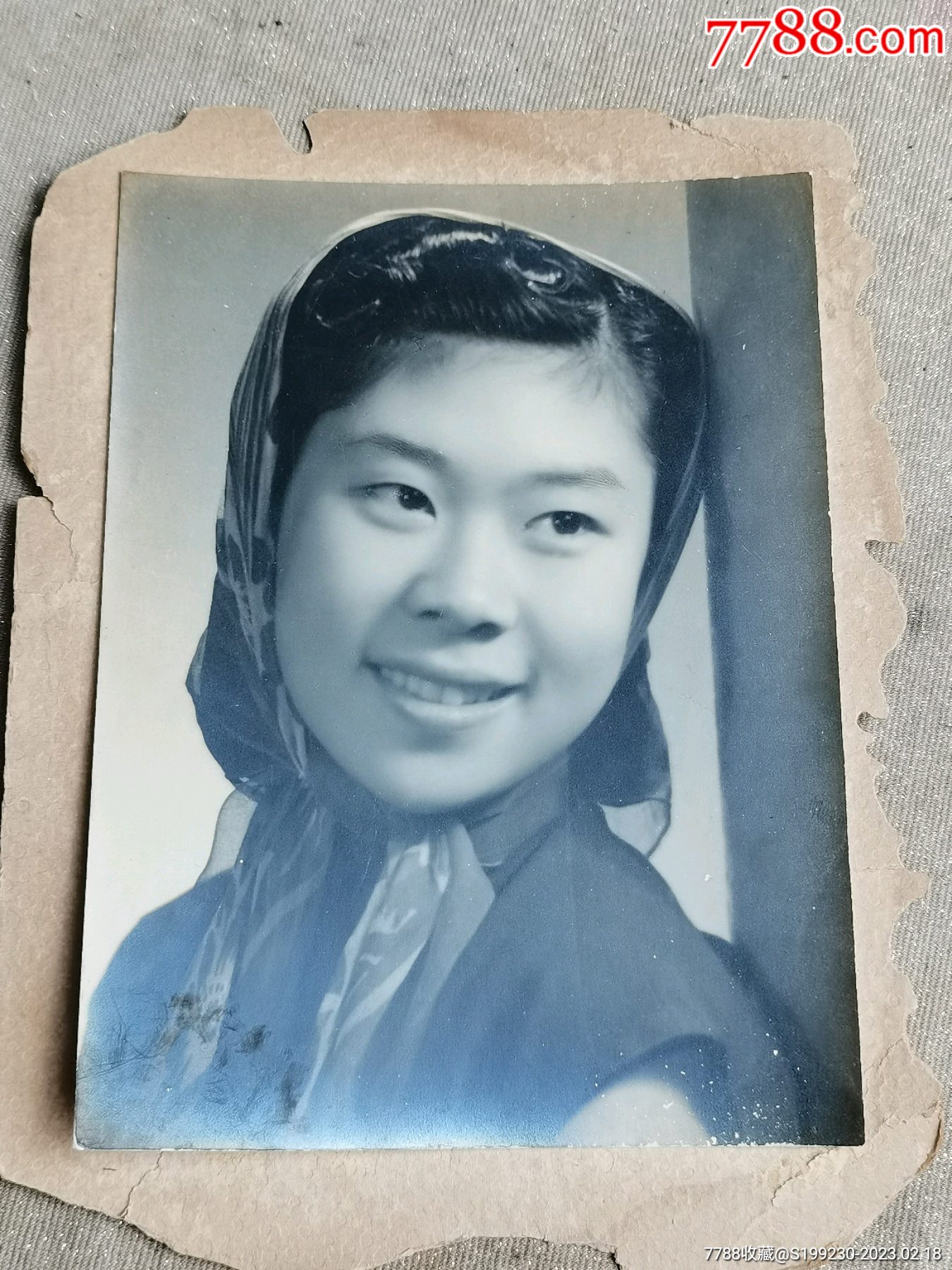 美女老照片的魅力，歷久彌新，時(shí)光見(jiàn)證美麗風(fēng)采